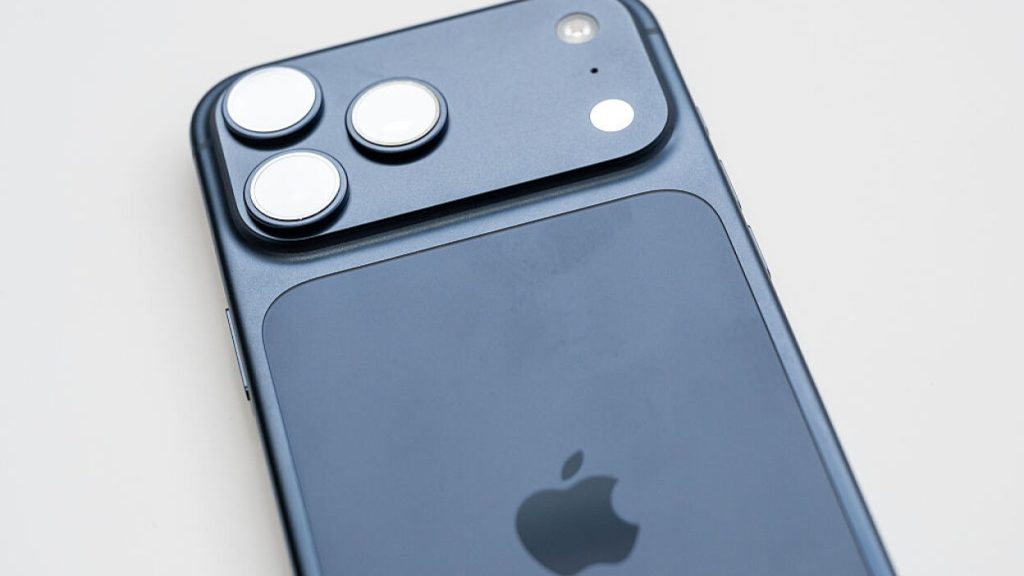 iPhone 17 Pro Max 14102025 9